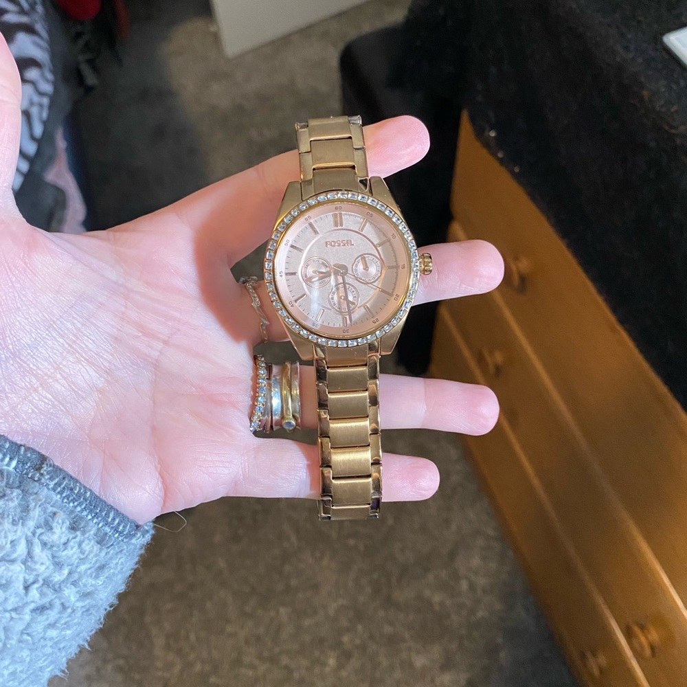 Fossil Rose Gold Watch- price firm